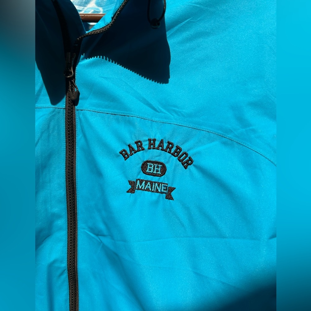 BarHarbor Maine Raincoat, this 1 of 2. Med. Waterproof. TP-60 Fearless. Aquavent - Picture 2 of 7